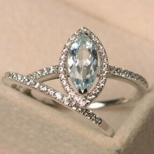 Women’s silver 2 pc fashion blue silver ring set